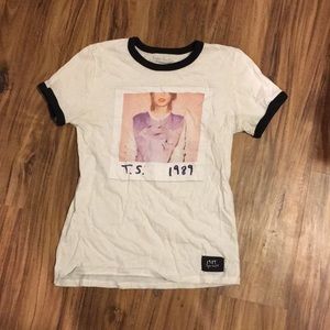 Taylor Swift 1989 Vintage Tour Shirt